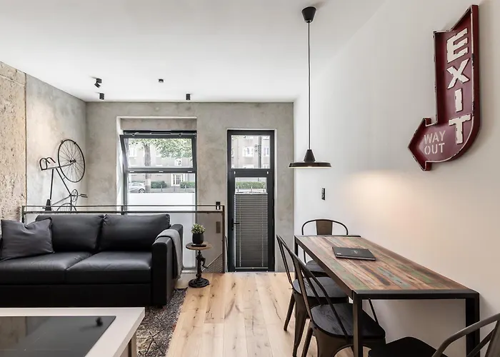Industrial 57sqm 3room maisonette apt near center