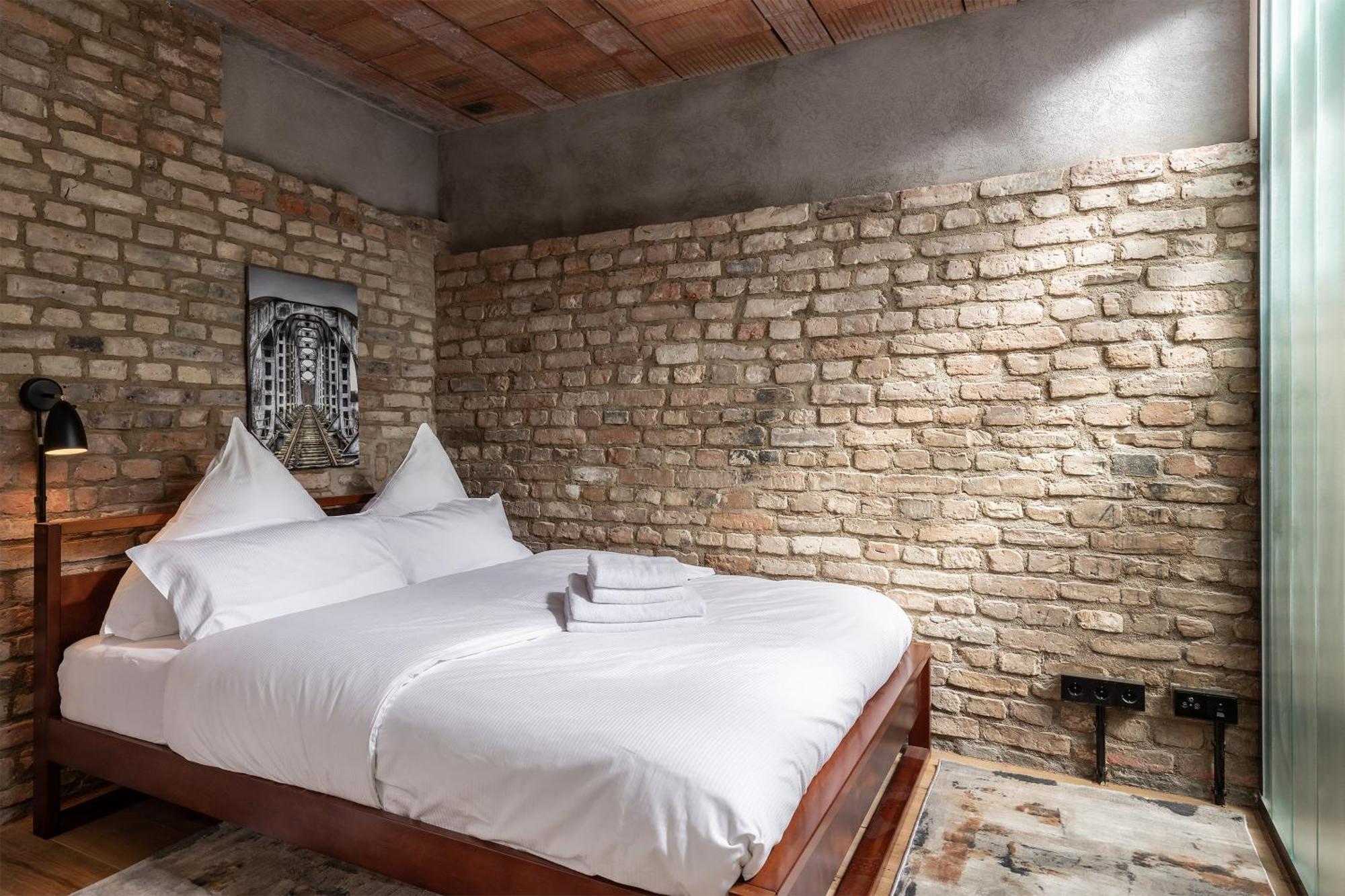 Industrial 57sqm 3room Maisonette Near Center